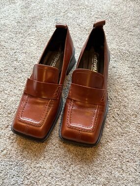 L’intervalle Brown Leather healed Slip-On Loafers